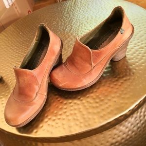 El Naturalista Modern, Bohemian Pumps